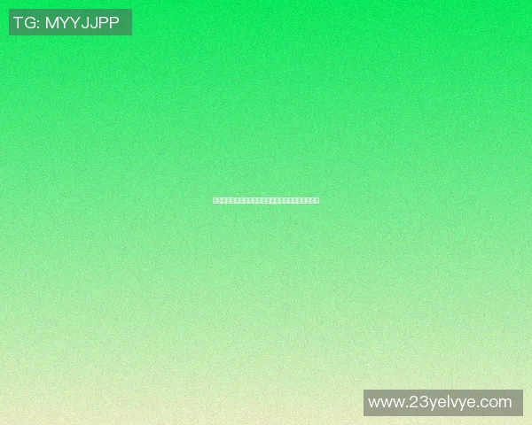 足球明星携女友畅享海滩假期浪漫时光尽显甜蜜与幸福